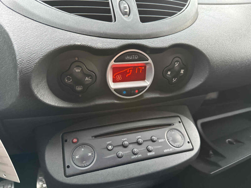 RENAULT TWINGO II 2008