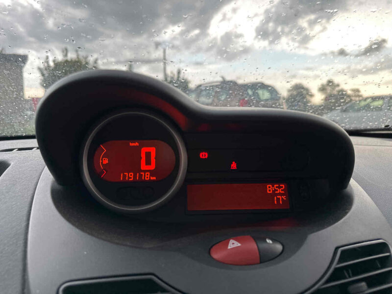 RENAULT TWINGO II 2008