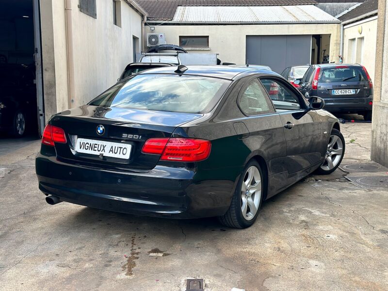 BMW SERIE 3 320 i LUXE  PAYER EN 4 X