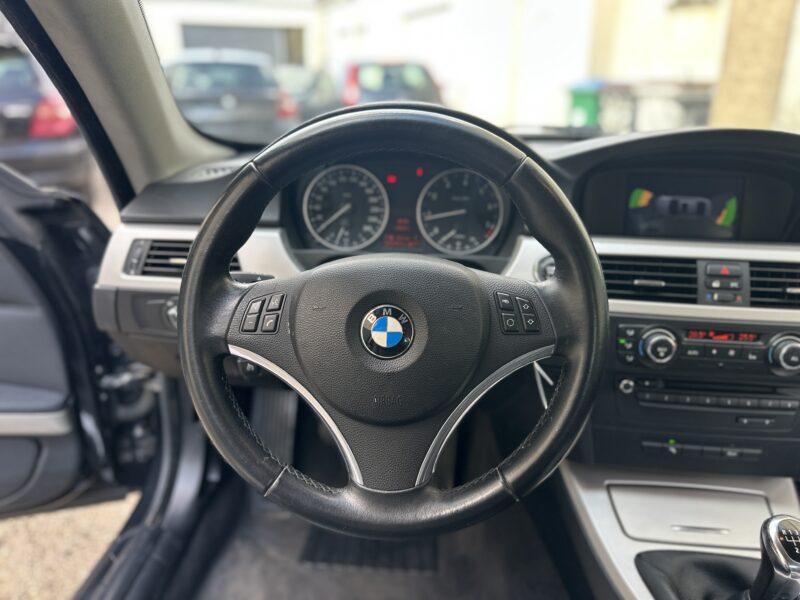 BMW SERIE 3 320 i LUXE  PAYER EN 4 X