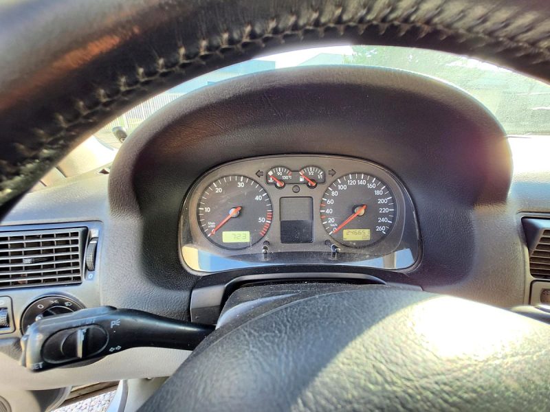 VOLKSWAGEN GOLF IV 2003