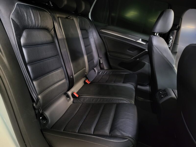 VOLKSWAGEN GOLF VII 2.0 TDI 184 cv VIRTUAL COCKPIT / CARPLAY / TOIT OUVRANT / CUIR COMPLET