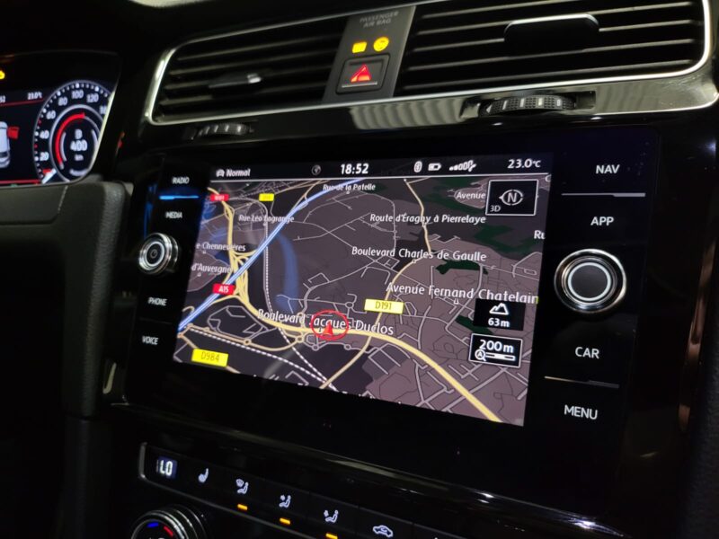 VOLKSWAGEN GOLF VII 2.0 TDI 184 cv VIRTUAL COCKPIT / CARPLAY / TOIT OUVRANT / CUIR COMPLET