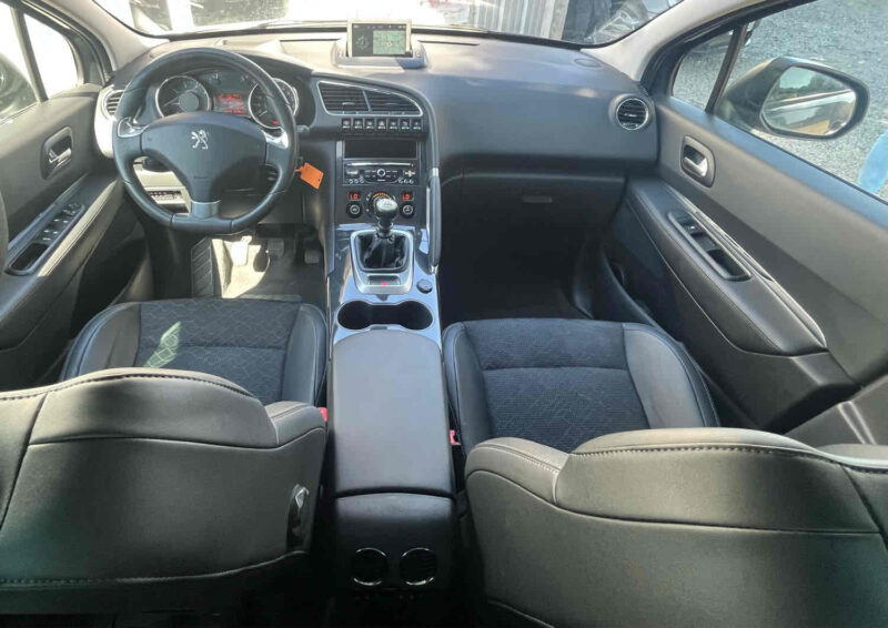 PEUGEOT 3008 Monospace 2015