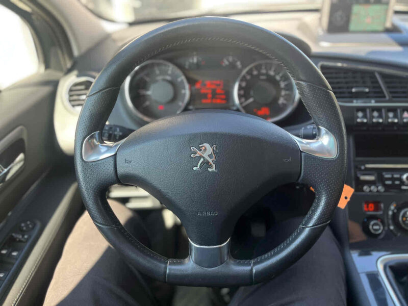 PEUGEOT 3008 Monospace 2015