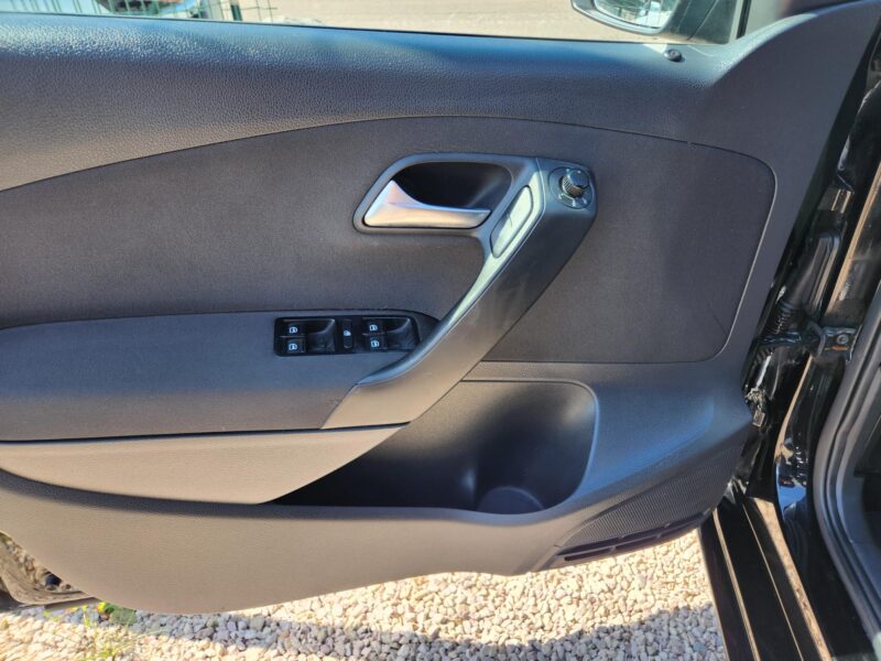 VOLKSWAGEN POLO V 2011