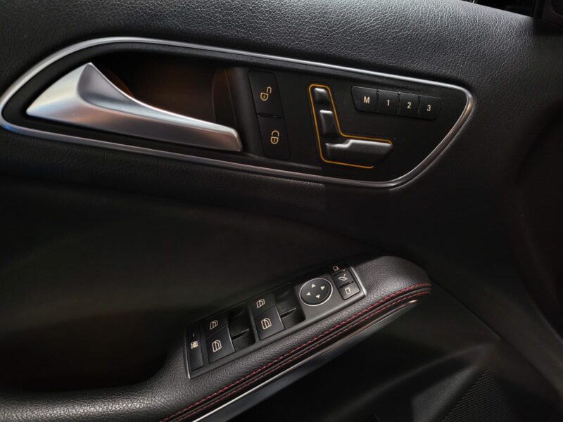 MERCEDES-BENZ GLA 45 AMG 4MATIC 381cv 7G-DCT // SIEGES CHAUFFANTS/CAMERA DE RECUL/OUVERTURE CLAPETS