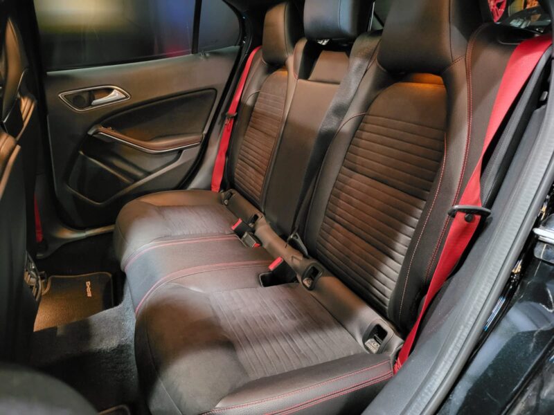 MERCEDES-BENZ GLA 45 AMG 4MATIC 381cv 7G-DCT // SIEGES CHAUFFANTS/CAMERA DE RECUL/OUVERTURE CLAPETS