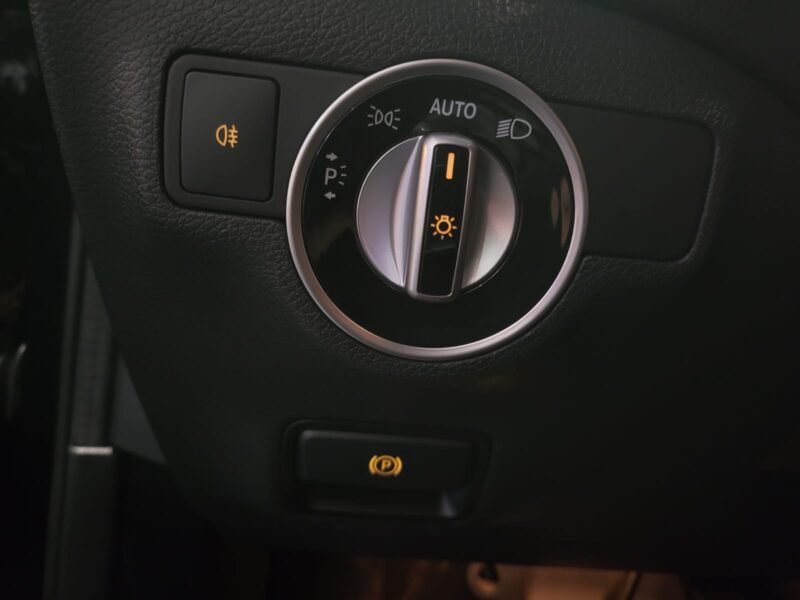 MERCEDES-BENZ GLA 45 AMG 4MATIC 381cv 7G-DCT // SIEGES CHAUFFANTS/CAMERA DE RECUL/OUVERTURE CLAPETS