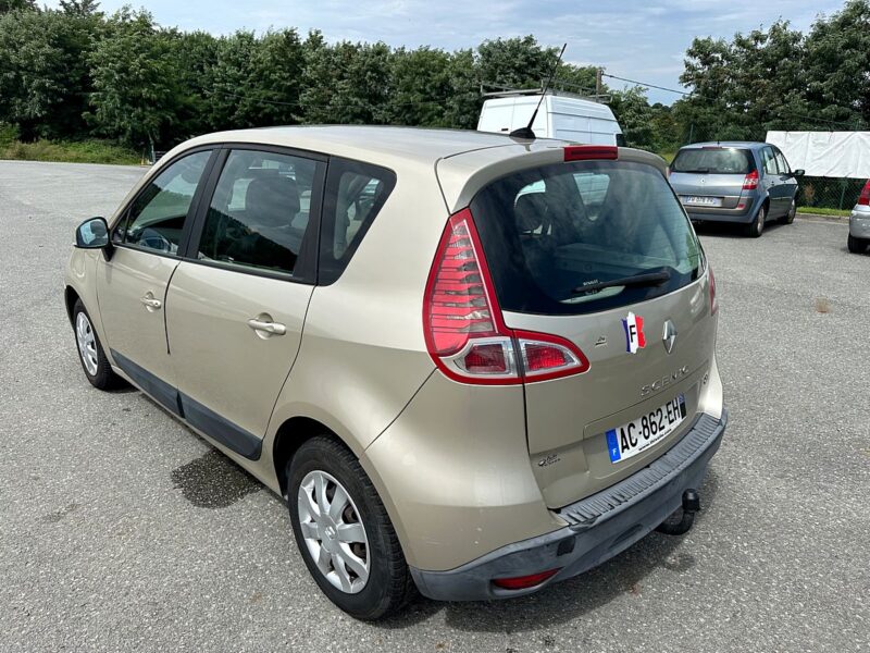 RENAULT SCÉNIC III 2009