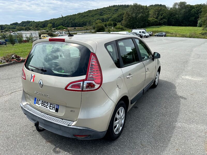 RENAULT SCÉNIC III 2009