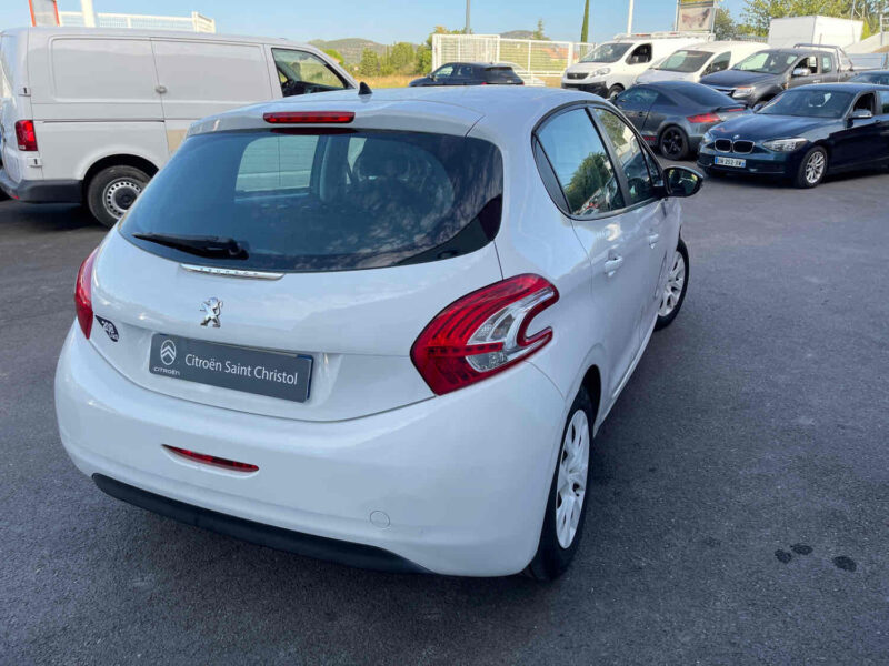 PEUGEOT 208 I 2015