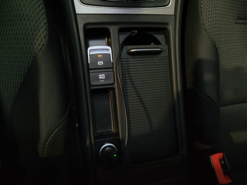 VOLKSWAGEN GOLF VII 1.6 TDI 105cv Kit Décoratifs GTI // RADAR-AV-AR/BLUETOOTH/PHARES LEDS