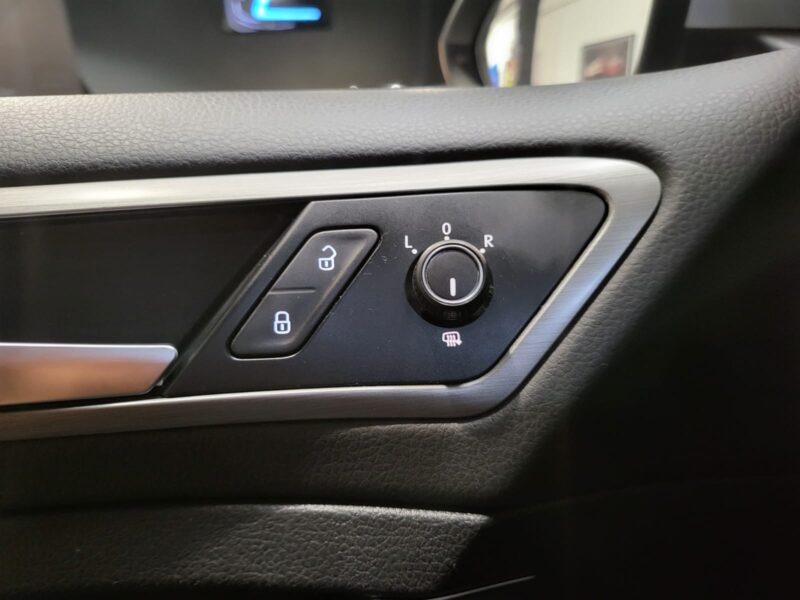 VOLKSWAGEN GOLF VII 1.6 TDI 105cv Kit Décoratifs GTI // RADAR-AV-AR/BLUETOOTH/PHARES LEDS