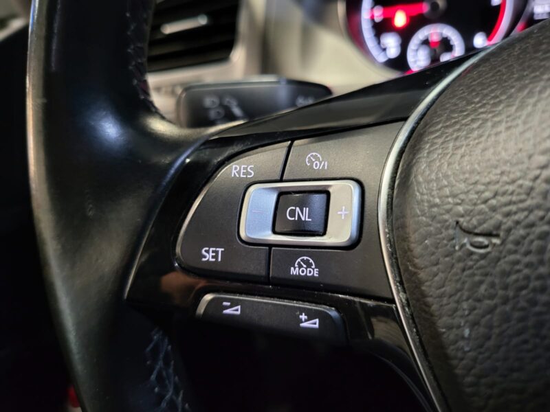 VOLKSWAGEN GOLF VII 1.6 TDI 105cv Kit Décoratifs GTI // RADAR-AV-AR/BLUETOOTH/PHARES LEDS