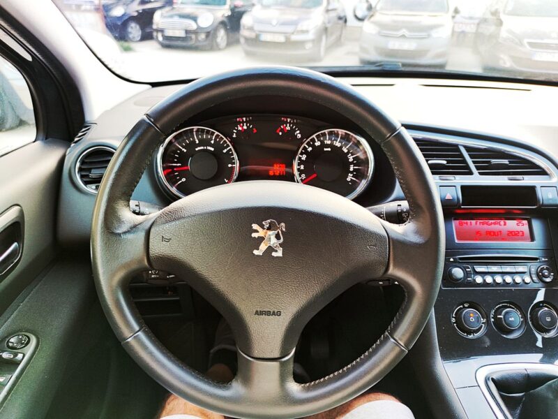 PEUGEOT 3008 2013