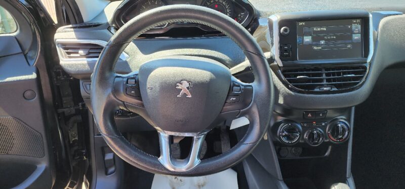 PEUGEOT 208 1.2 STYLE 82CH