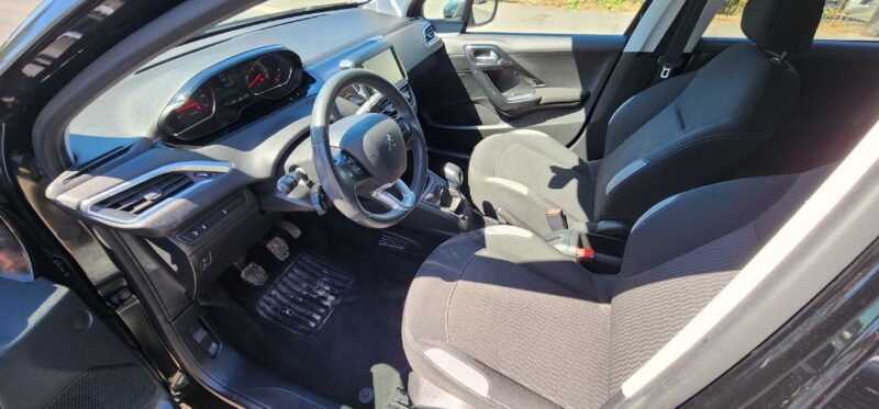 PEUGEOT 208 1.2 STYLE 82CH
