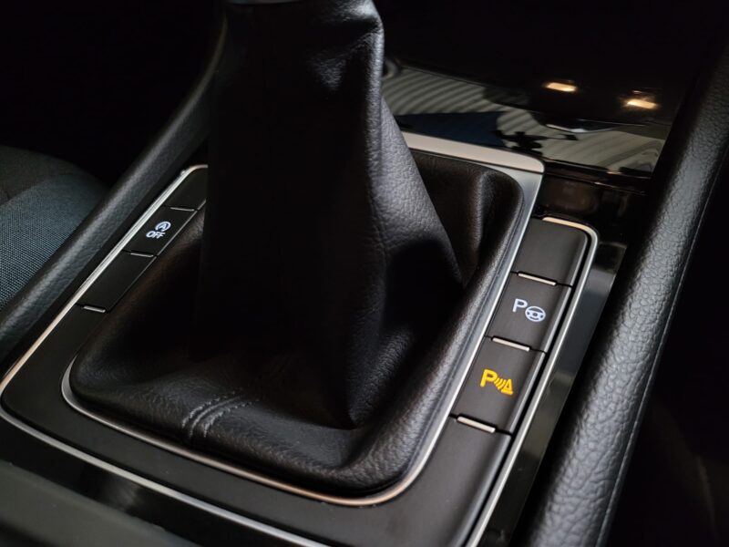 VOLKSWAGEN GOLF VII 1.0 TSI 115cv IQ.DRIVE PARK ASSIST / VOLANT CHAUFFANT