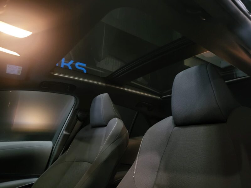 TOYOTA COROLLA 122H 1.8 VVT-I 99cv Design CVT // GPS/TOIT OUVRANT/CAMERA DE RECUL