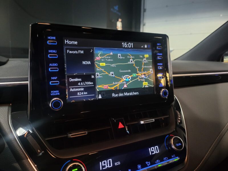 TOYOTA COROLLA 122H 1.8 VVT-I 99cv Design CVT // GPS/TOIT OUVRANT/CAMERA DE RECUL