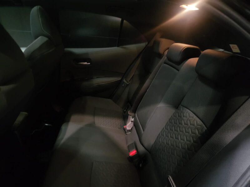 TOYOTA COROLLA 122H 1.8 VVT-I 99cv Design CVT // GPS/TOIT OUVRANT/CAMERA DE RECUL