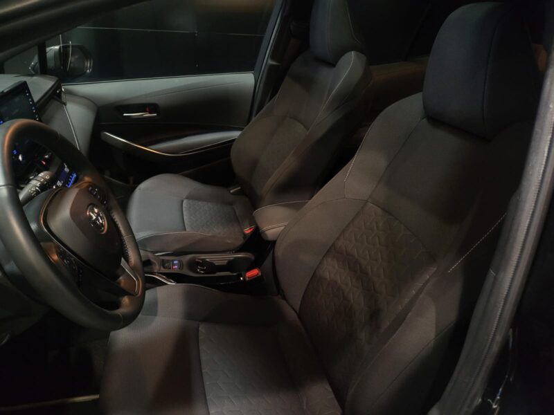 TOYOTA COROLLA 122H 1.8 VVT-I 99cv Design CVT // GPS/TOIT OUVRANT/CAMERA DE RECUL