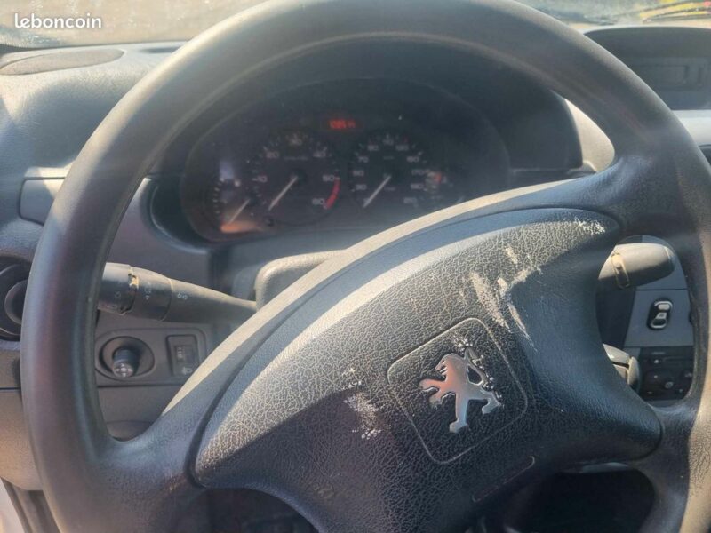 PEUGEOT PARTNER Camionnette/Monospace 2005