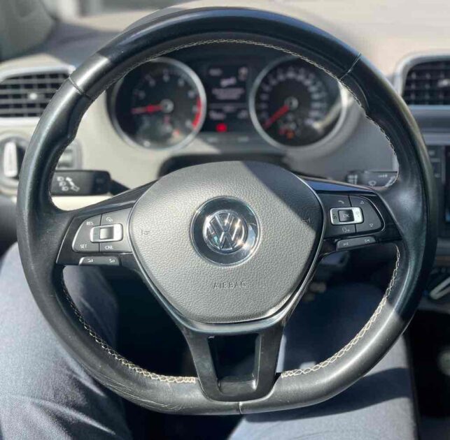 VOLKSWAGEN POLO V 2014