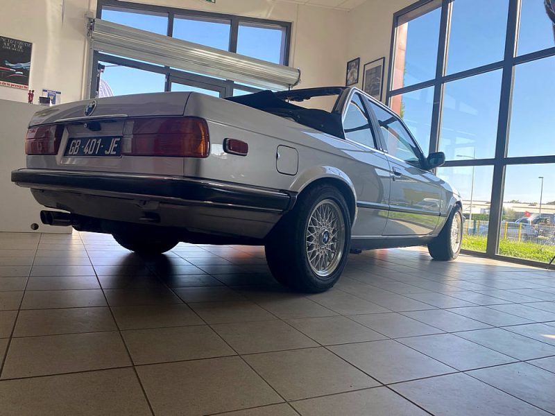 B.M.W. SERIE 3 E30 320i  BAUR  1984