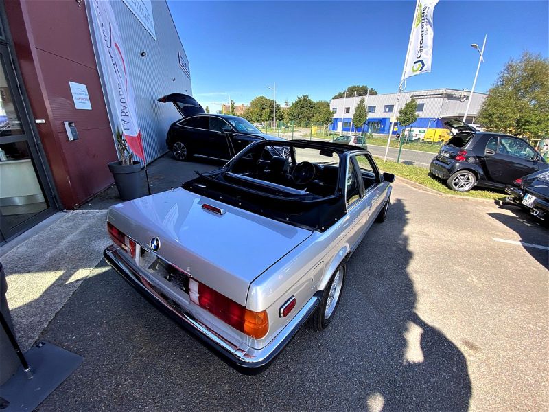 B.M.W. SERIE 3 E30 320i  BAUR  1984