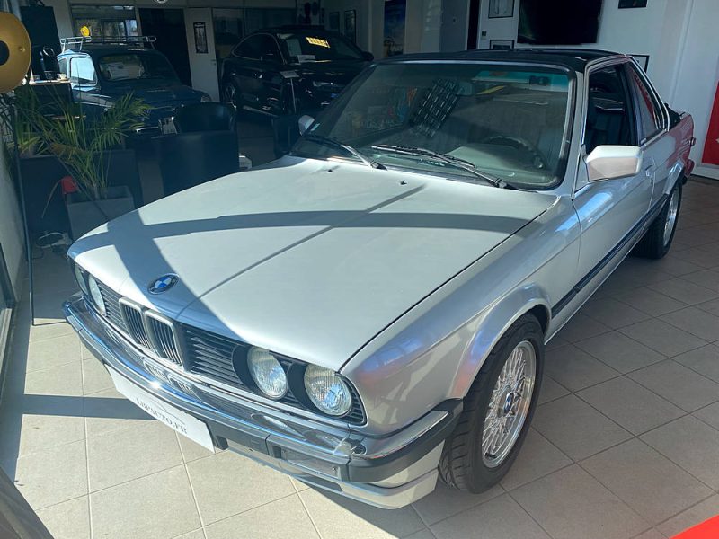 B.M.W. SERIE 3 E30 320i  BAUR  1984