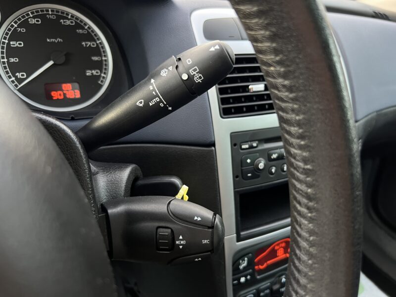 PEUGEOT 307 SW / BREAK 2.0 HDI 110 Cv 7 PLACES / 90 700 Kms TOIT PANORAMIQUE - Garantie1an