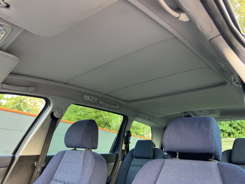 PEUGEOT 307 SW / BREAK 2.0 HDI 110 Cv 7 PLACES / 90 700 Kms TOIT PANORAMIQUE - Garantie1an