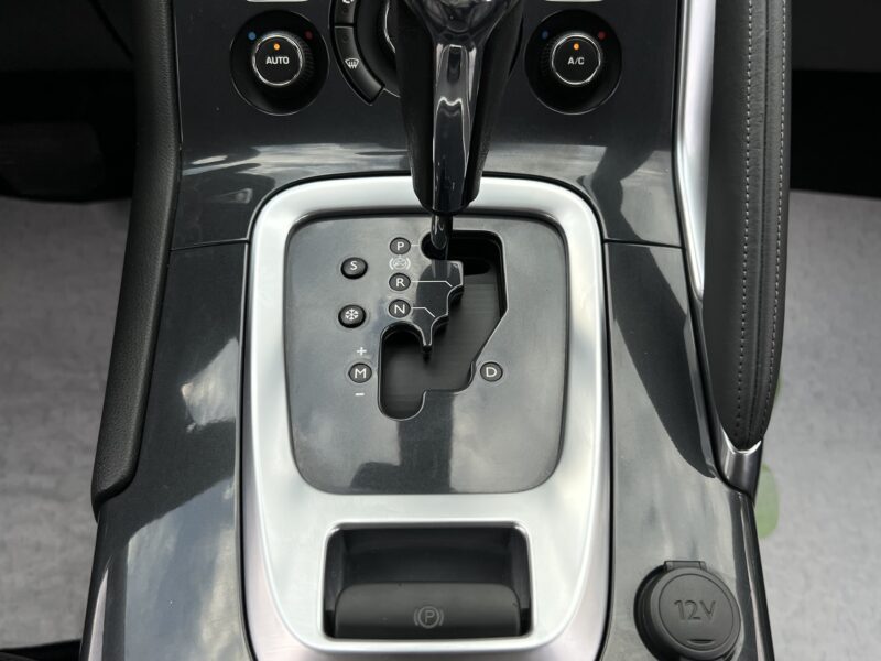 PEUGEOT 3008 FELINE 2.0 HDI 163 BOITE AUTO / CUIR GPS BLUETOOTH TOIT PANORAMIQUE - Garantie1an