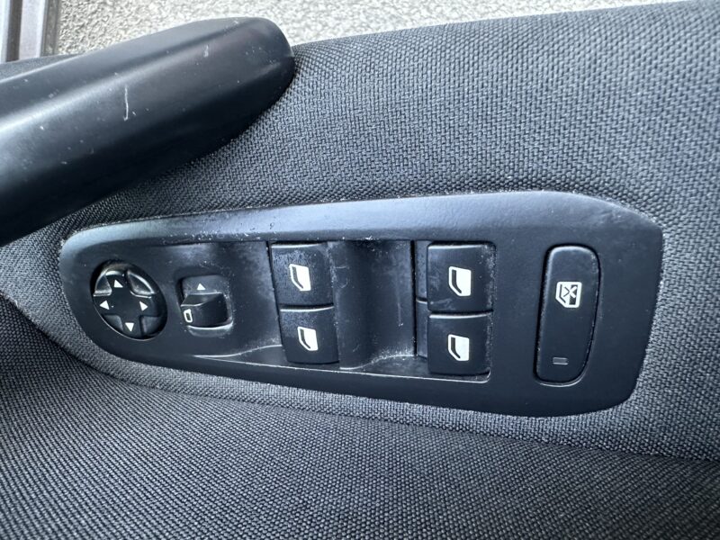 Peugeot 308 1.6 e-HDi 115ch 