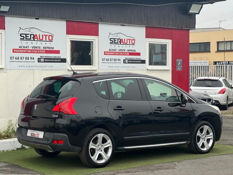 PEUGEOT 3008 2011