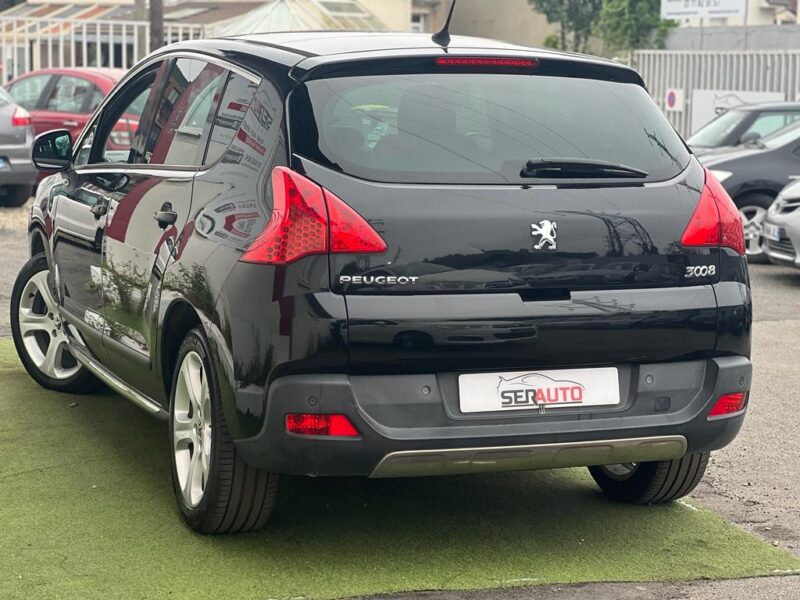 PEUGEOT 3008 2011