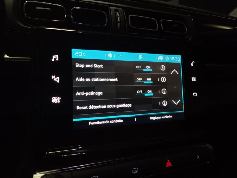 CITROEN C3 III 1.2 PureTech 82cv Shine 5p // APPLE CARPLAY/RADAR-AR/REGULATEUR-LIMITEUR DE VITESSE