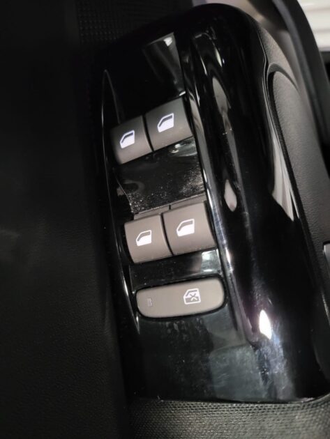 CITROEN C3 III 1.2 PureTech 82cv Shine 5p // APPLE CARPLAY/RADAR-AR/REGULATEUR-LIMITEUR DE VITESSE