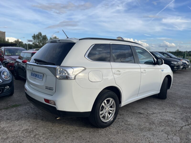 MITSUBISHI OUTLANDER III 2014