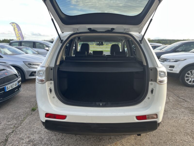 MITSUBISHI OUTLANDER III 2014