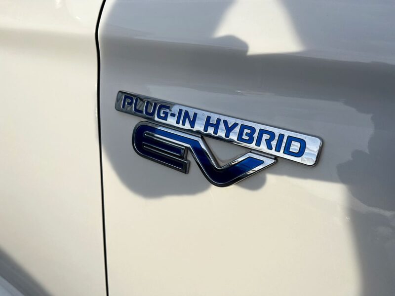 MITSUBISHI OUTLANDER III 2014