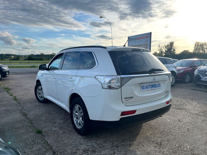 MITSUBISHI OUTLANDER III 2014