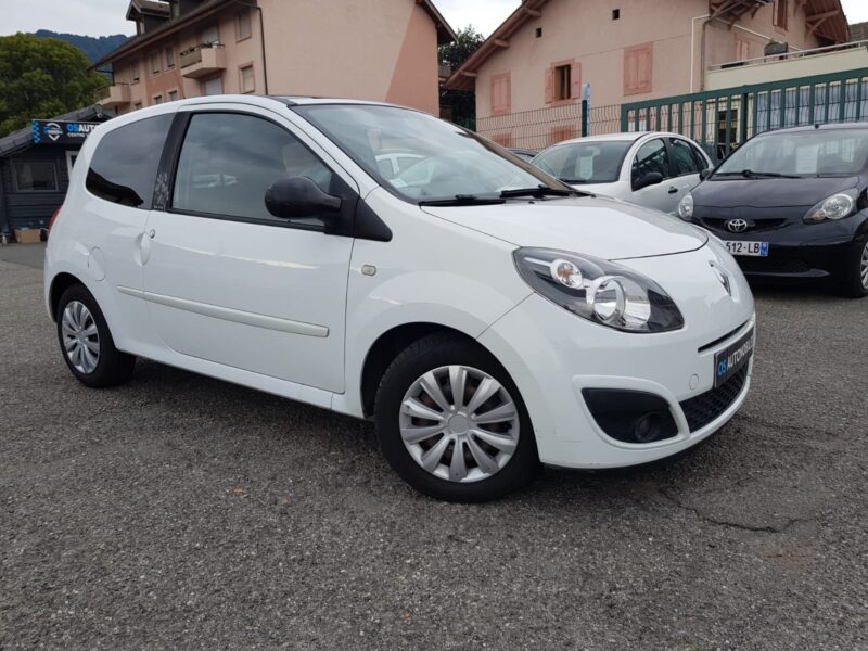 RENAULT TWINGO II 1.2i 75CV NIGHT&DAY