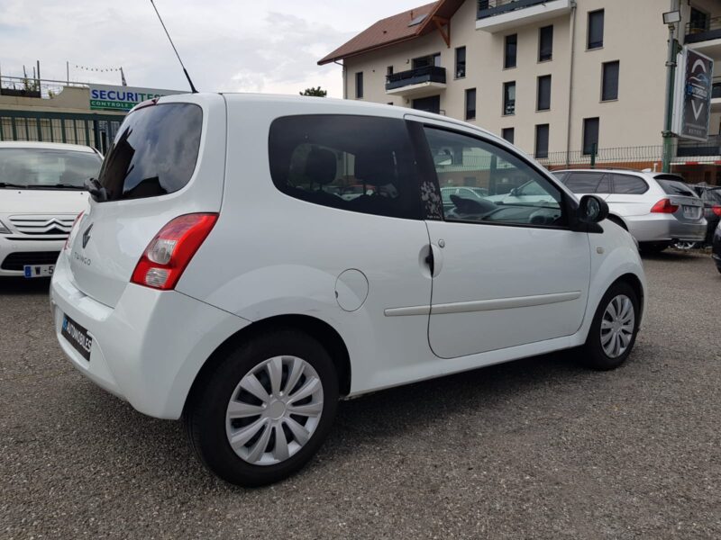 RENAULT TWINGO II 1.2i 75CV NIGHT&DAY