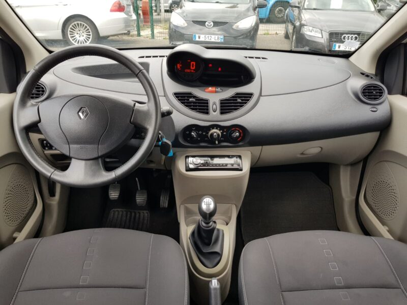 RENAULT TWINGO II 1.2i 75CV NIGHT&DAY