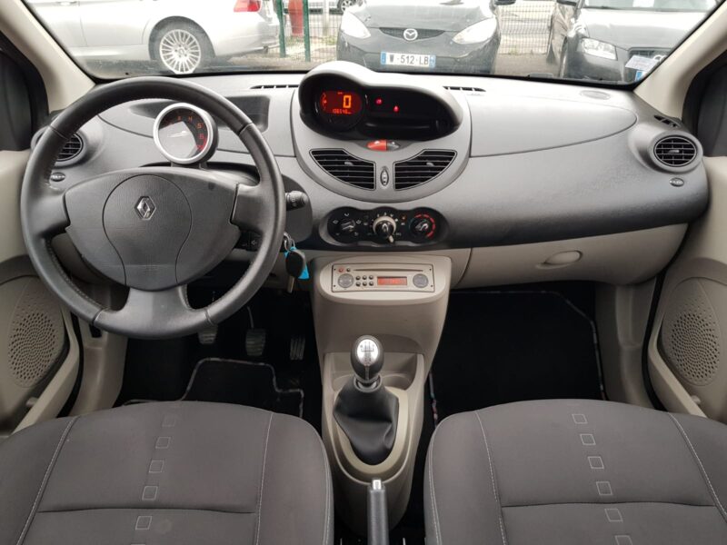 RENAULT TWINGO II 1.2i 75CV NIGHT&DAY