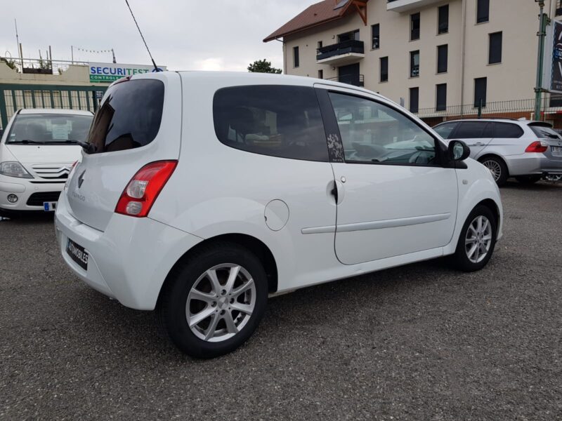 RENAULT TWINGO II 1.2i 75CV NIGHT&DAY