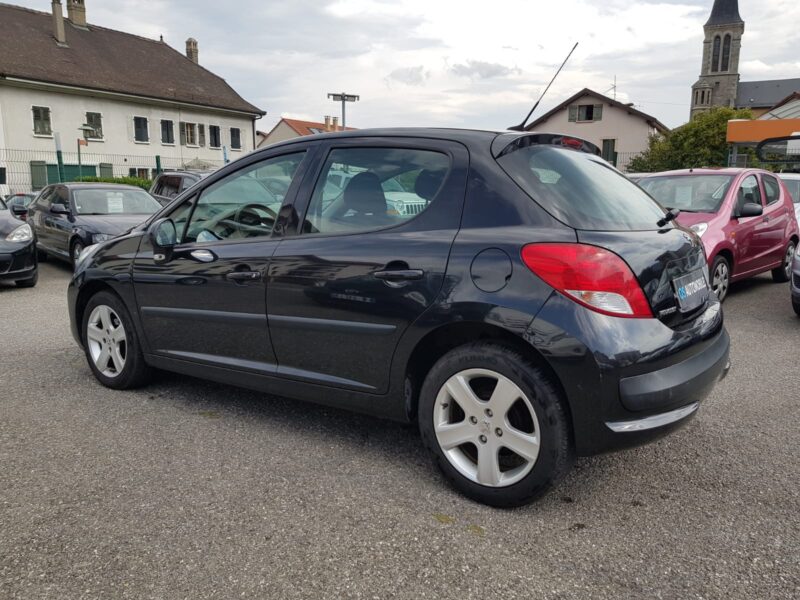 PEUGEOT 207 1.4i 75CV URBAN